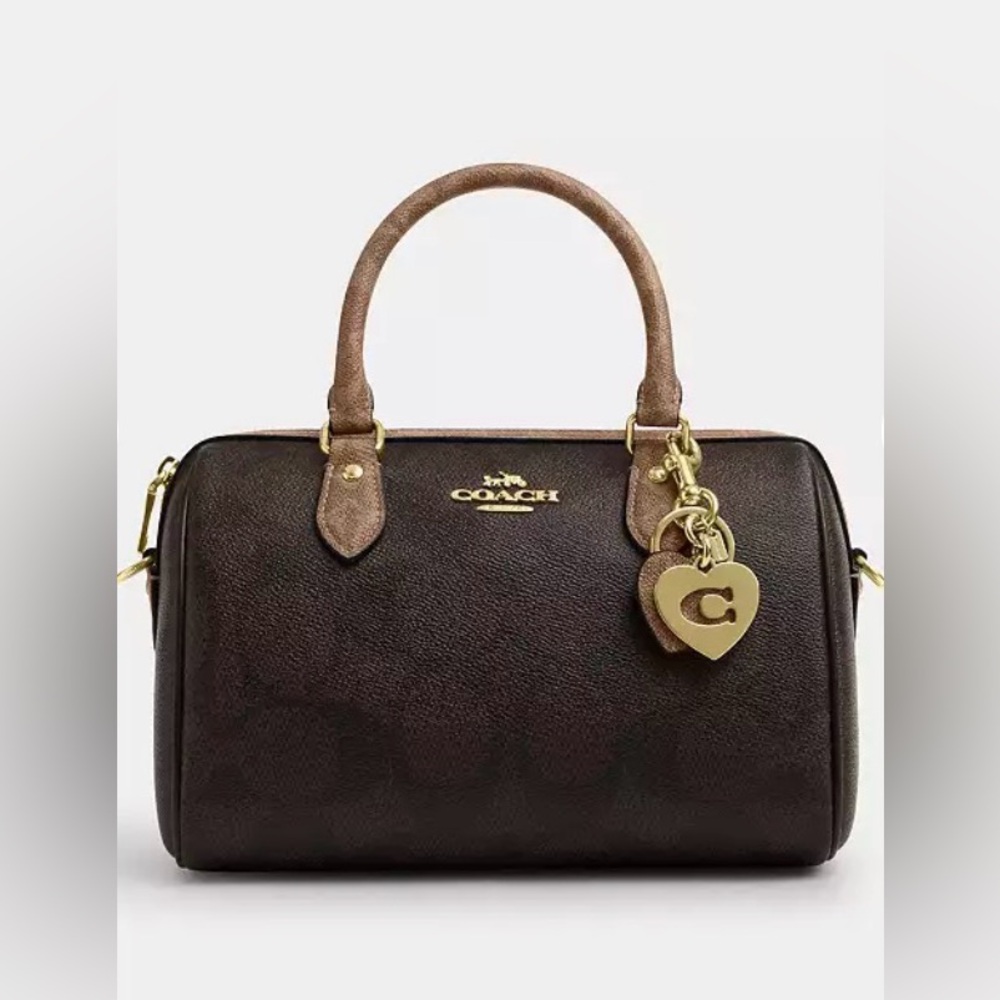 Coach
Hearts Key Ring
In Signature Canvas - Picture 2 of 2